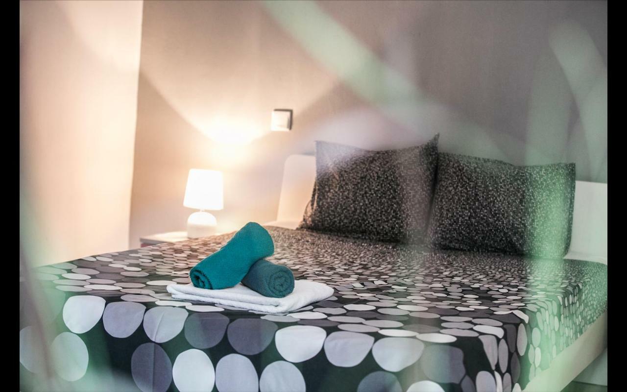 Cismigiu Garden Studio Lägenhet Bukarest Exteriör bild