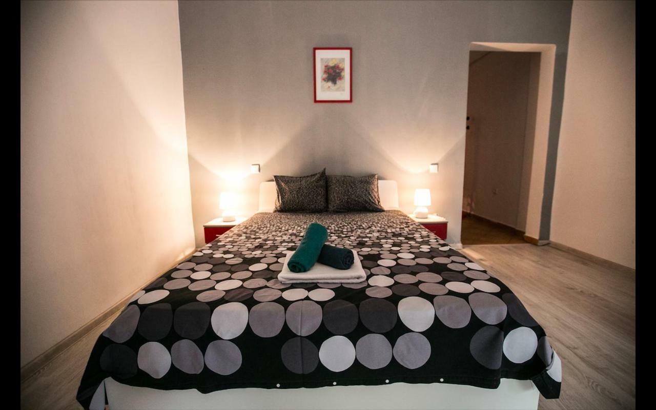 Cismigiu Garden Studio Lägenhet Bukarest Exteriör bild