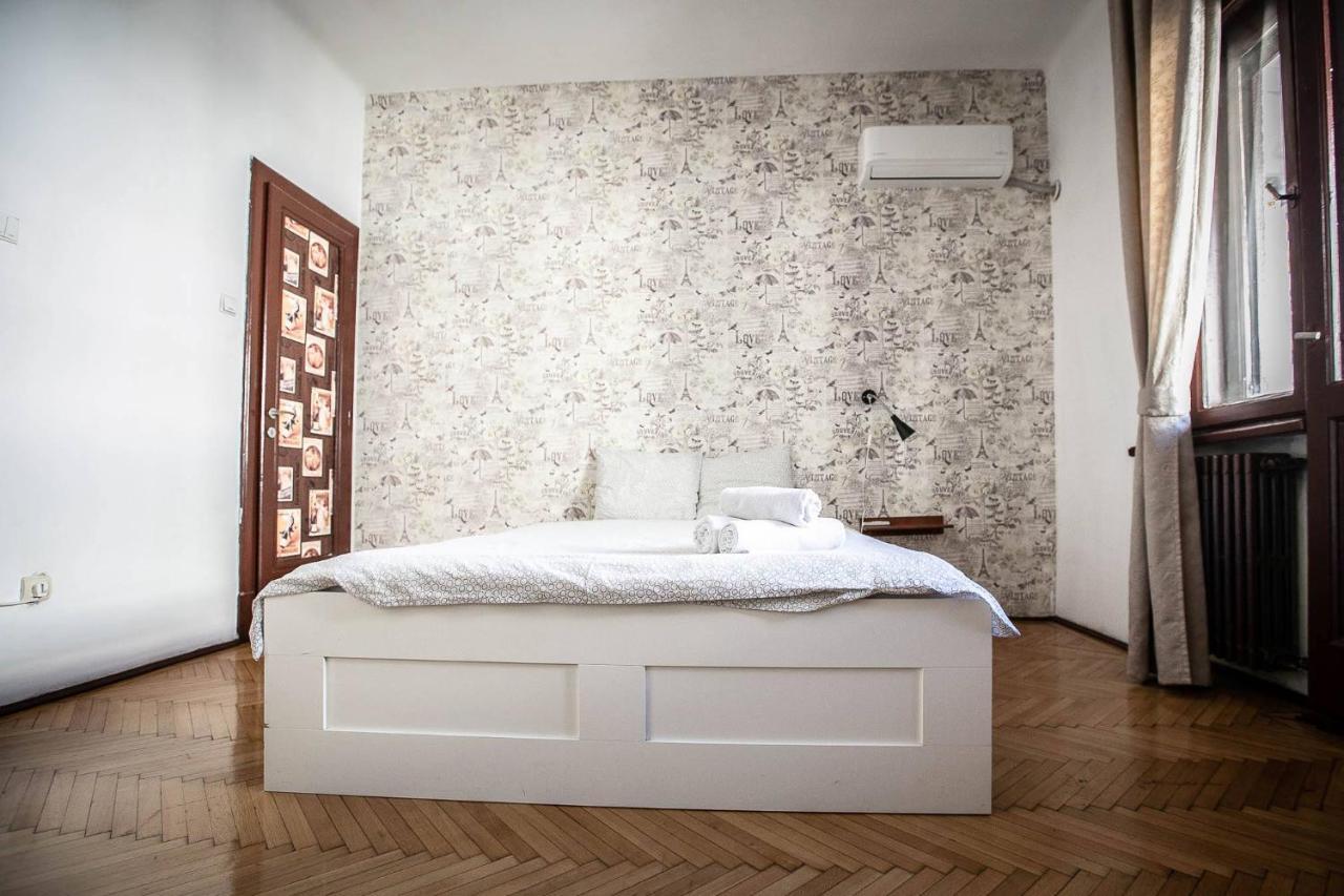 Cismigiu Garden Studio Lägenhet Bukarest Exteriör bild