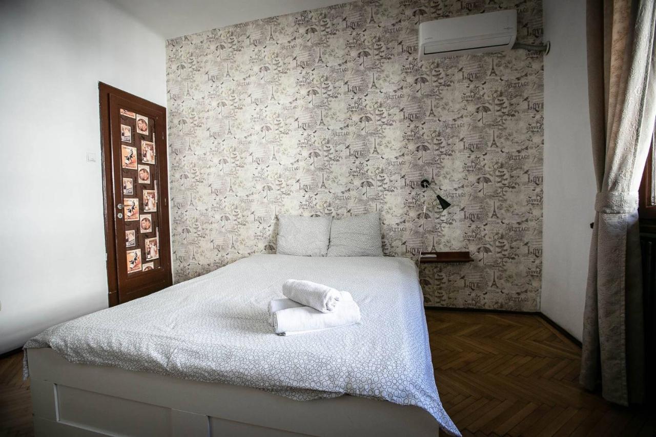 Cismigiu Garden Studio Lägenhet Bukarest Exteriör bild