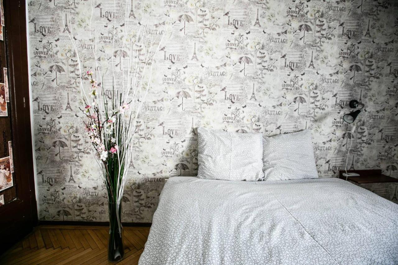 Cismigiu Garden Studio Lägenhet Bukarest Exteriör bild