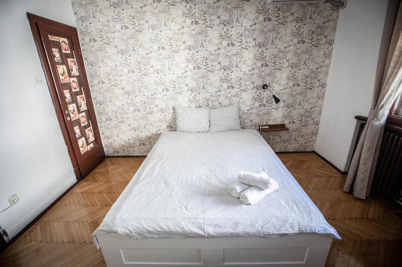 Cismigiu Garden Studio Lägenhet Bukarest Exteriör bild